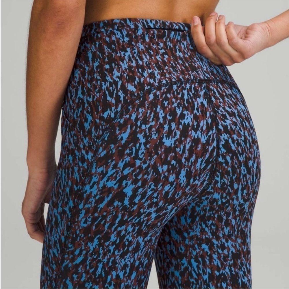 Lululemon Swift Speed High-Rise Tight Leggings 28"
Leopard Camo Blue Nile Multi